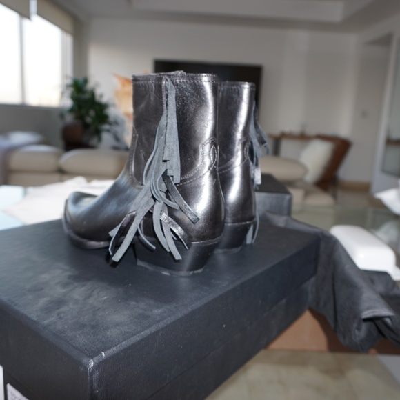 Saint Laurent Leather Fringed Ankle Boots Size 36.5 - Picture 8 of 12
